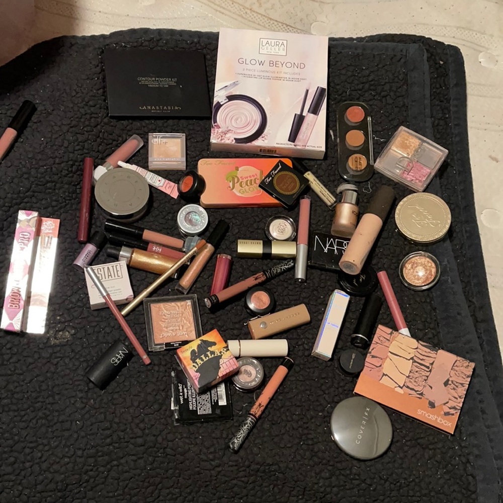 Makeup bundle ( 52 items )